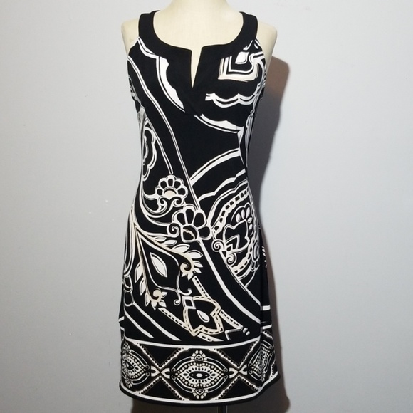 White House Black Market Dresses & Skirts - WHBM sleeveless shift dress size Medium